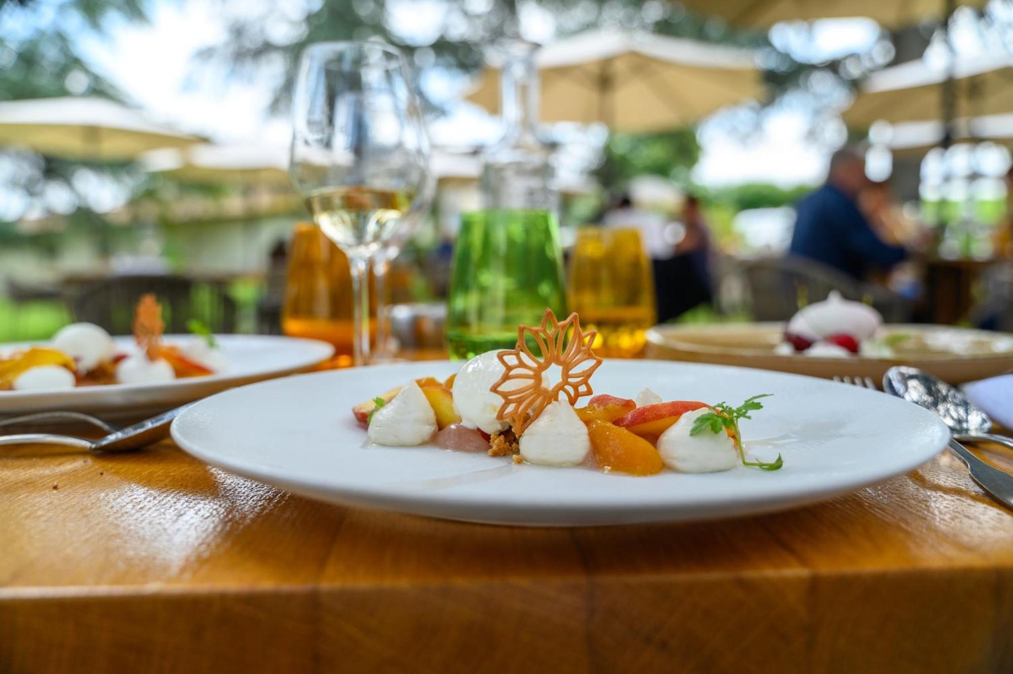 Pey La Tour - Logis Hotels & Restaurant Salleboeuf Exterior foto