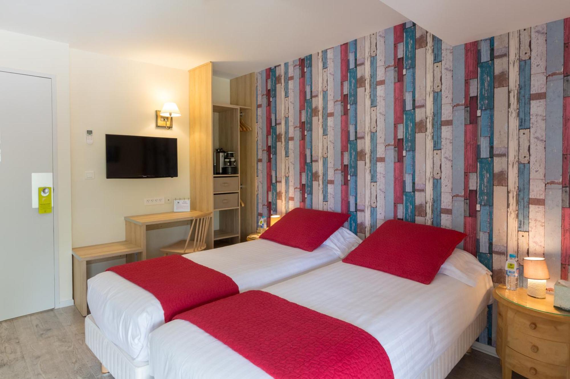 Pey La Tour - Logis Hotels & Restaurant Salleboeuf Zimmer foto